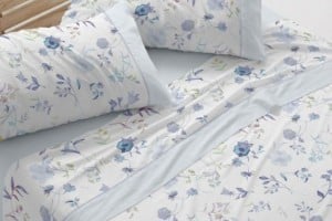 Juego de sábanas color azul diseño floral 144