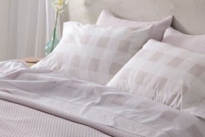 Juego de sábanas color nude diseño geométrico 543