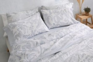 Juego de sábanas color azul grisáceo diseño geométrico 145