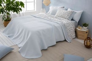 Colcha de verano color cielo diseño geométrico 162