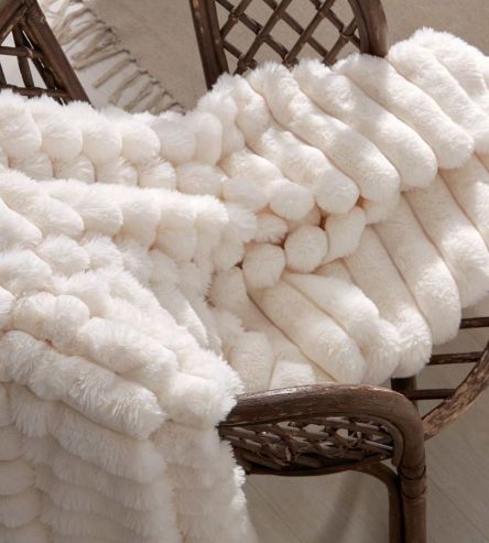 Plaid de pelito, super suave, diseño 438 color Crema