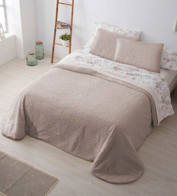 Edredón con pelito, super suave, diseño 439 color Beige
