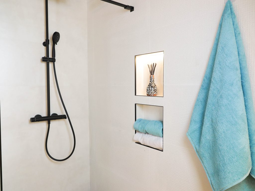 toalla de baño lisa azul
